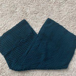 Women's Thick Ribbed Knit Winter Infinity Circle Loop Scarf. Brand Cotton On